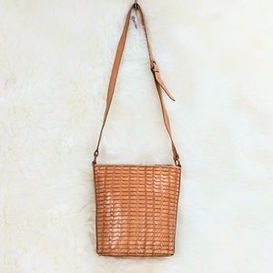 🎀FOSSIL TAN WOVEN LEATHER CROSSBODY BAG VGUC
